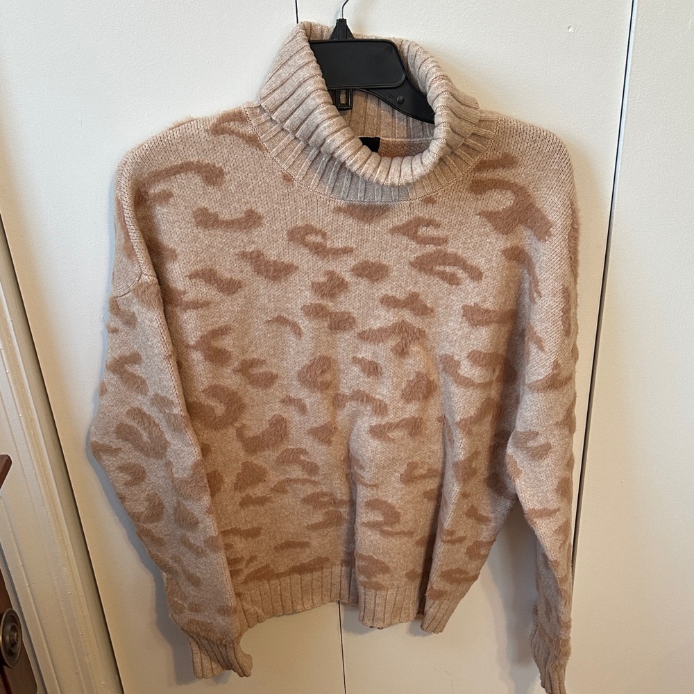Cheetah Print Turtleneck Sweater Size S